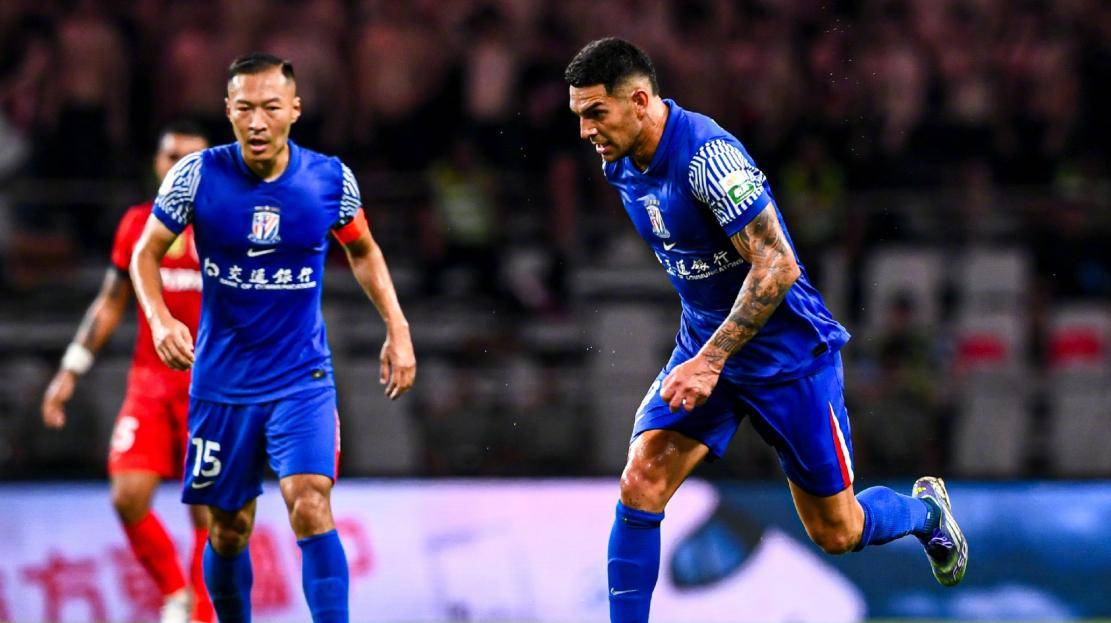 乐鱼体育-塞北雪豹队鏖战泰山暴熊队,射击巡回赛险胜,核心复出即建功。更衣室氛围正向(雪豹拜城雪豹畏战雪豹解散)