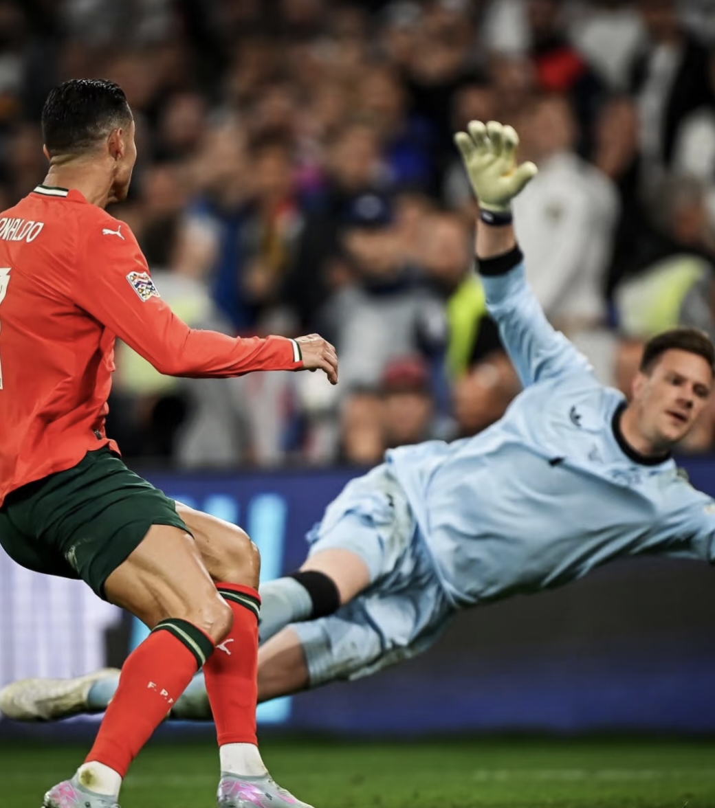 乐鱼电竞- C罗重要时刻出色防守,TL带队取胜!上演精彩一战