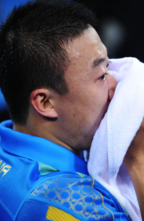 Leyu-德约科维奇在篮网比赛中出色防守，问鼎冠军引发热议！的简单介绍